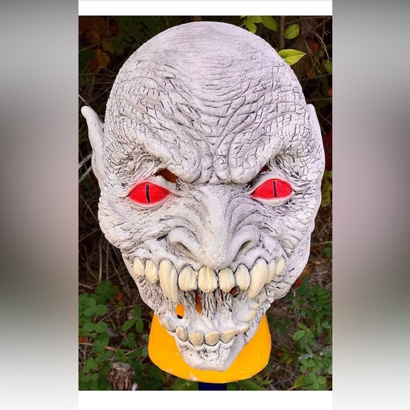 Vintage 1996 Red Eyed Nosferatu Vampire Zombie Demon Rubber Adult Size Mask - Picture 5 of 10